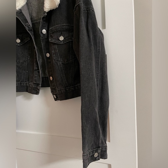 NWOT PacSun Sherpa Collar Cropped Trucker Jacket - Picture 4 of 7